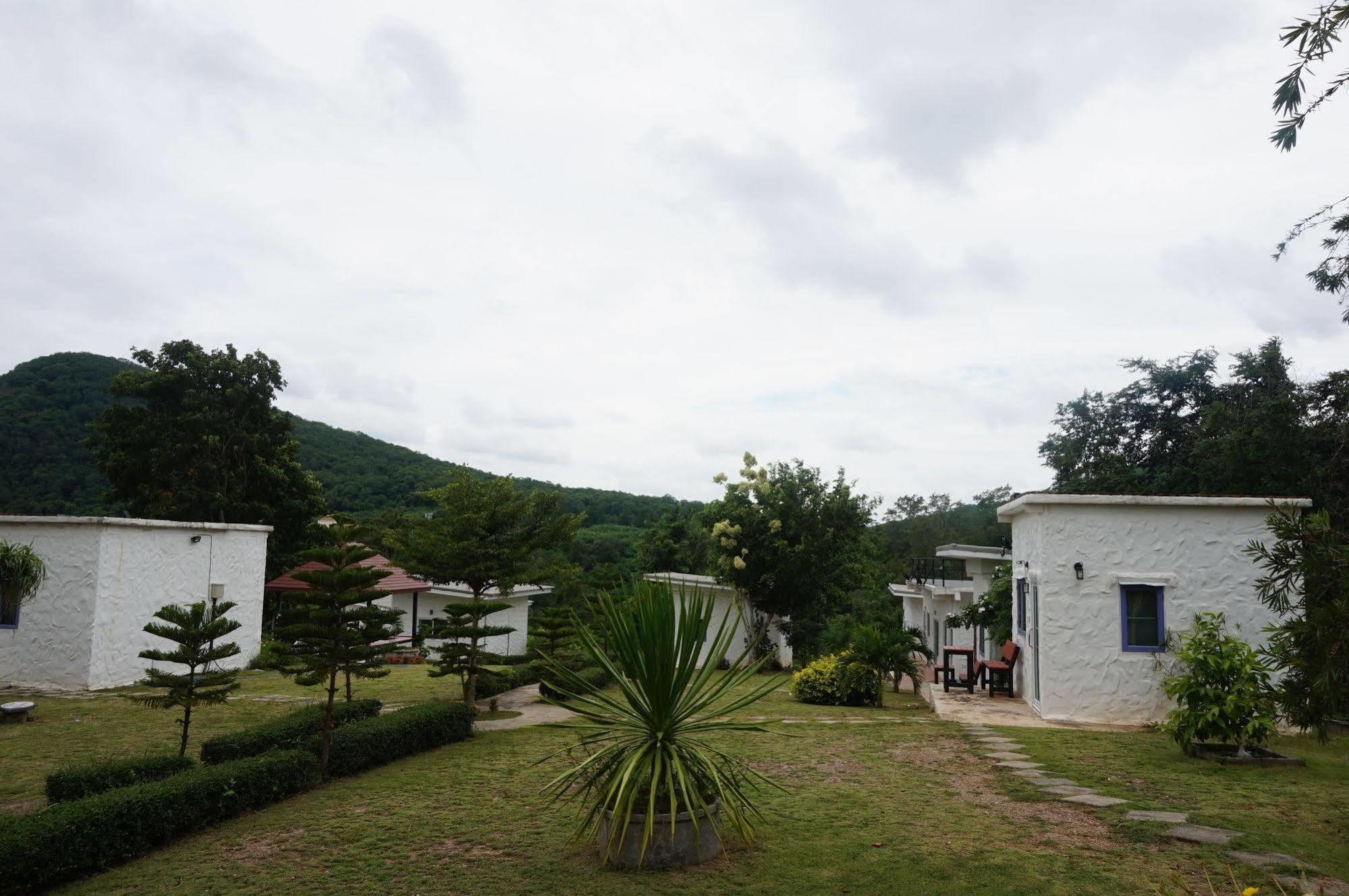 White Rock Resort Pak Chong Exterior foto